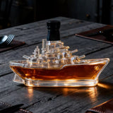 Whiskyflasche in Form eines Kriegsschiffs
